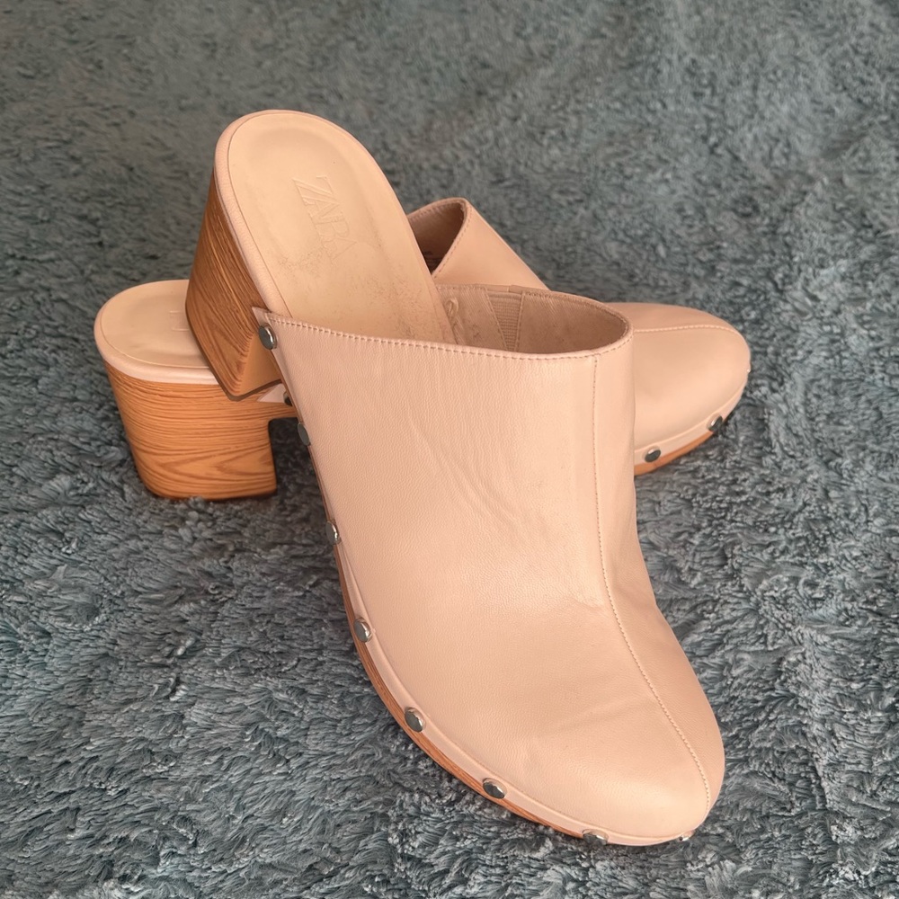 Zara Beige Clogs